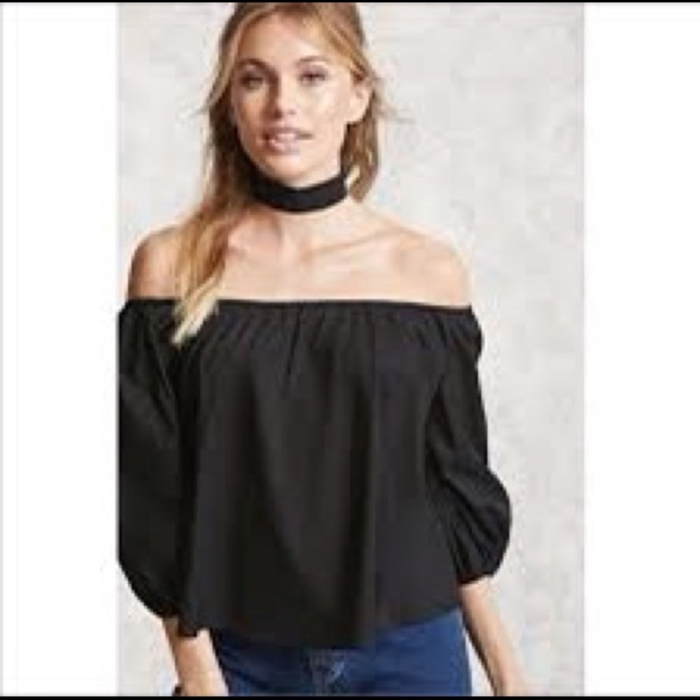 Black shoulderless top with choker